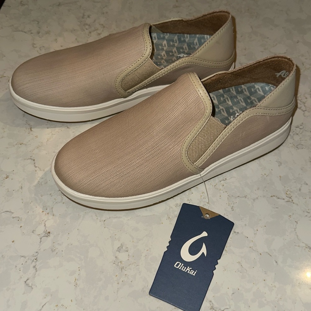 New Women’s Olukai Ki’ihele Slip on Sneakers Beige size 8